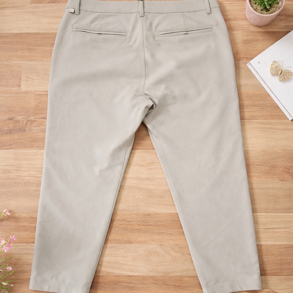 Lululemon Pants Men’s Size 38 Light Cream Relaxed Taper Smooth Twill - Picture 2 of 10